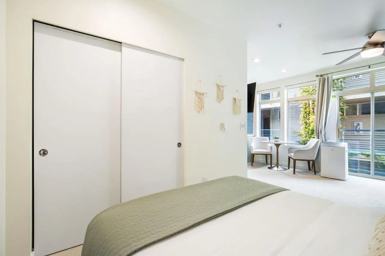 103 Belltown Modern And Bright In The Heart Of Belltown Queen Bed Seattle