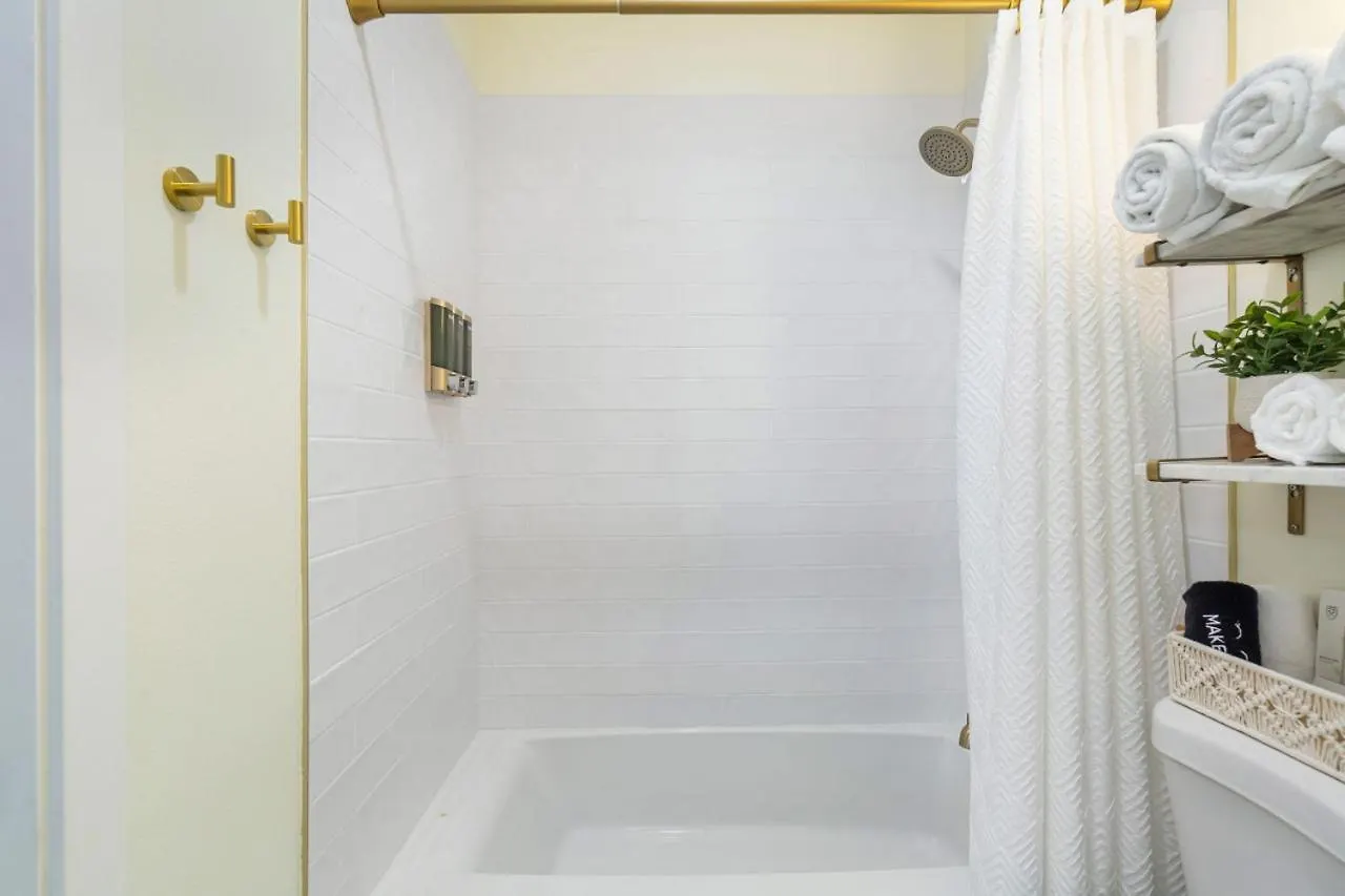 103 Belltown Modern And Bright In The Heart Of Belltown Queen Bed Seattle 0*,  United States