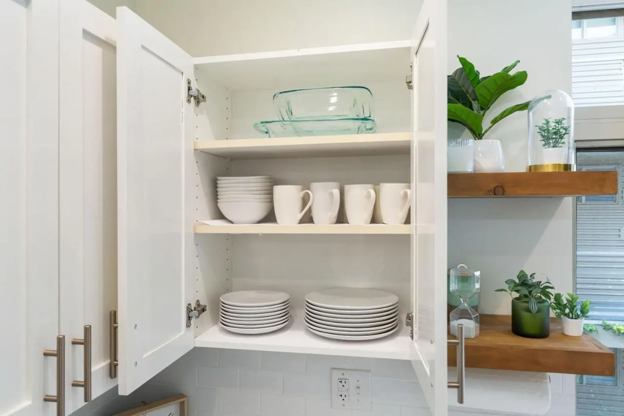 103 Belltown Modern And Bright In The Heart Of Belltown Queen Bed Seattle