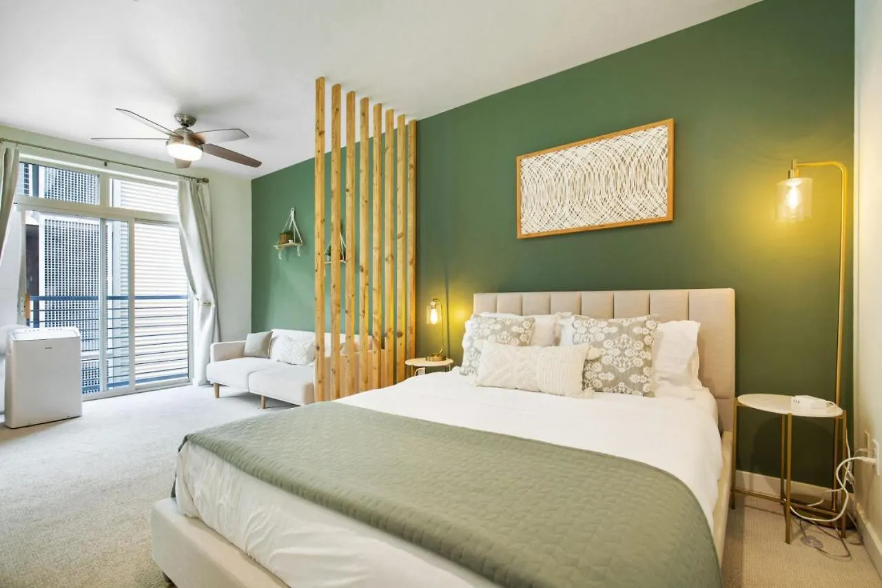 103 Belltown Modern And Bright In The Heart Of Belltown Queen Bed Seattle