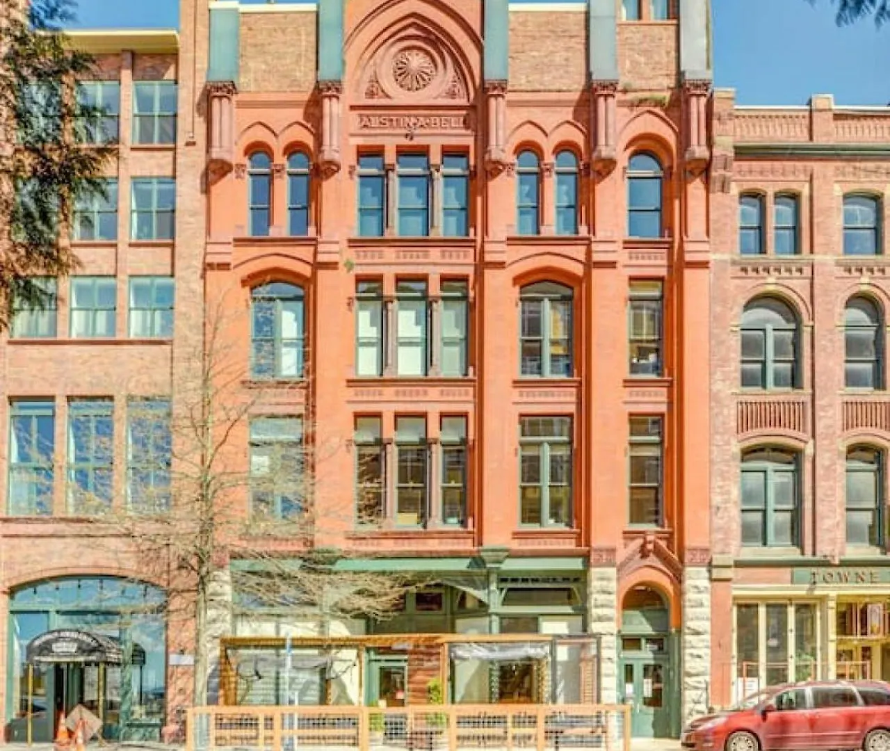 103 Belltown Modern And Bright In The Heart Of Belltown Queen Bed Seattle