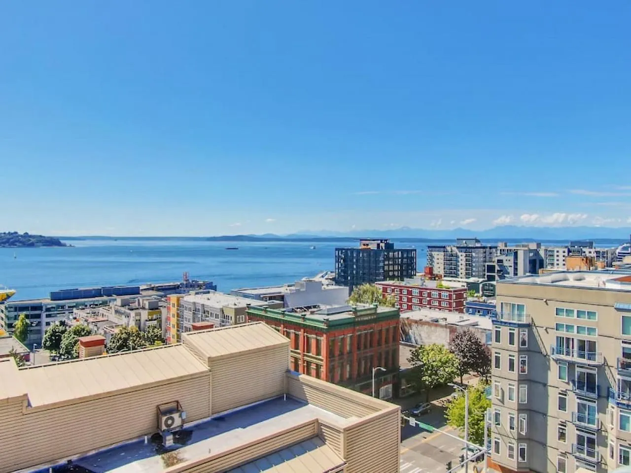 103 Belltown Modern And Bright In The Heart Of Belltown Queen Bed Seattle